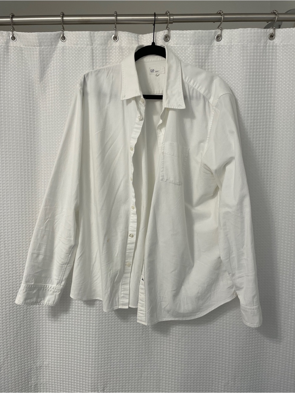 GAP Men’s White Button Down